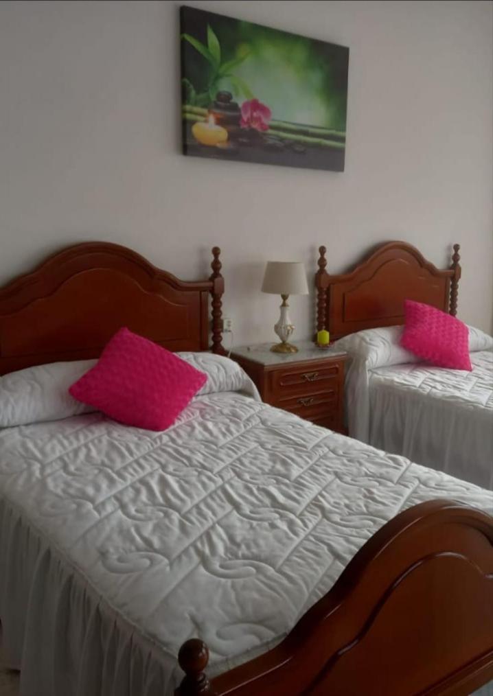 Albergue Agarimo Caldas De Reis Ruang foto